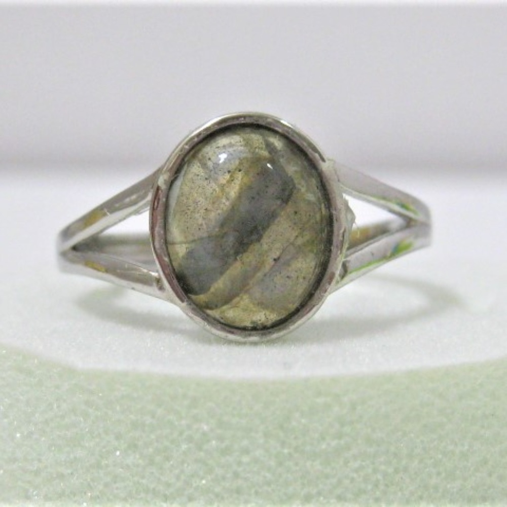 Labradorite solitaire silver ring